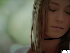 ແຟນທີ່ຫຍາບຄາຍ tease ເຊິ່ງກັນແລະກັນ pussy